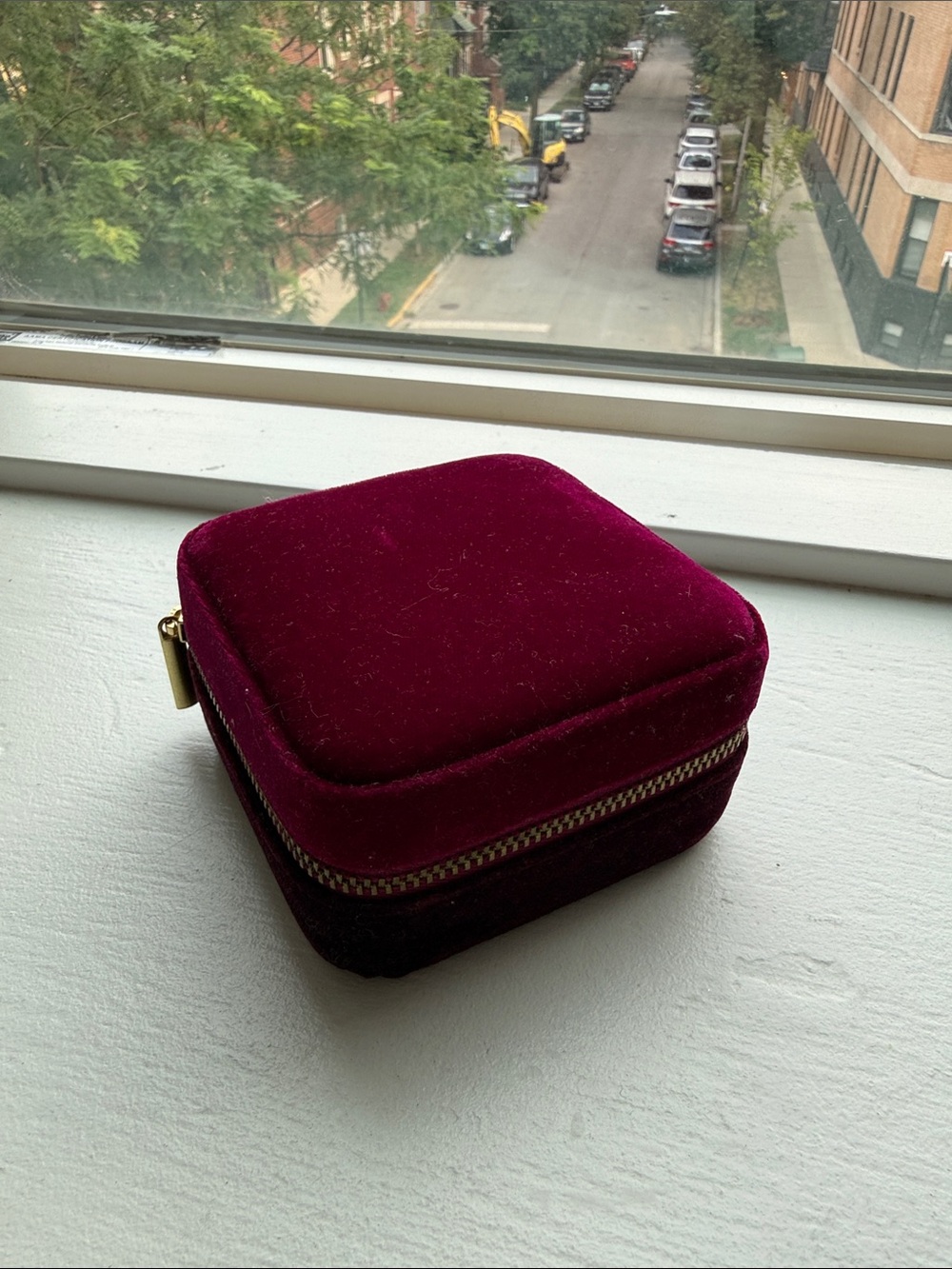 J. Crew Velvet Travel Jewelry Organizer in Burgundy with Gold Zipper